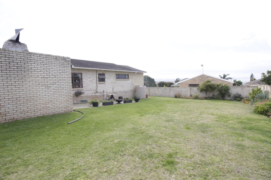 2 Bedroom Property for Sale in Wavecrest Eastern Cape